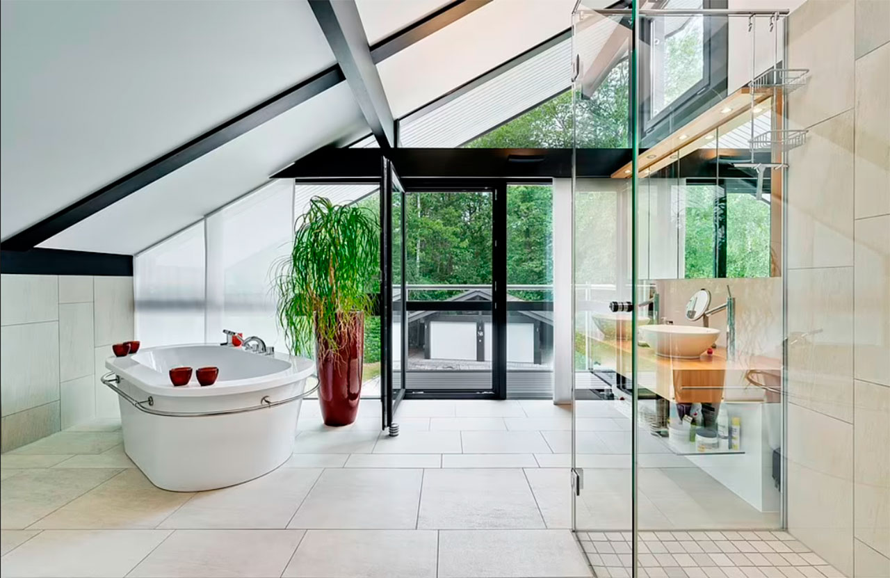 Antonio Banderas prefab home